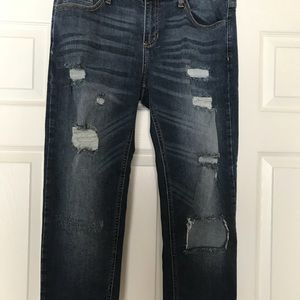 Cello Sz 11 Distressed Destroyed Cropped Jeans